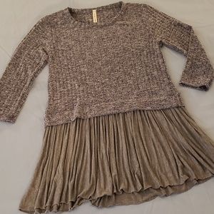 🌟EUC🌟 Adorable Pemplum-Style Top